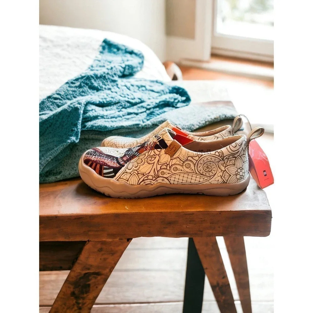 UIN "Black Pearl" Toledo travel shoe wearable artwork‎ size 35